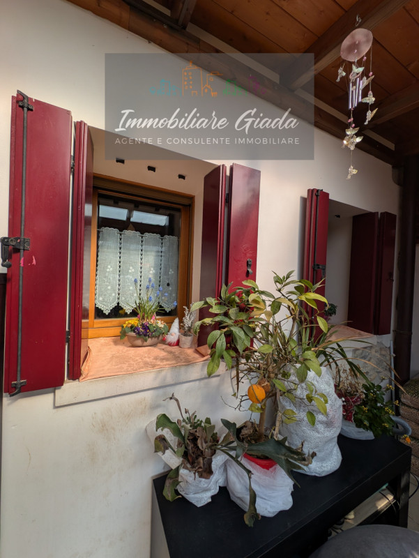 Porzione di casa con 1.000 mq di giardino – spazio, natura e comfort per tutta la famiglia 
Vendi...