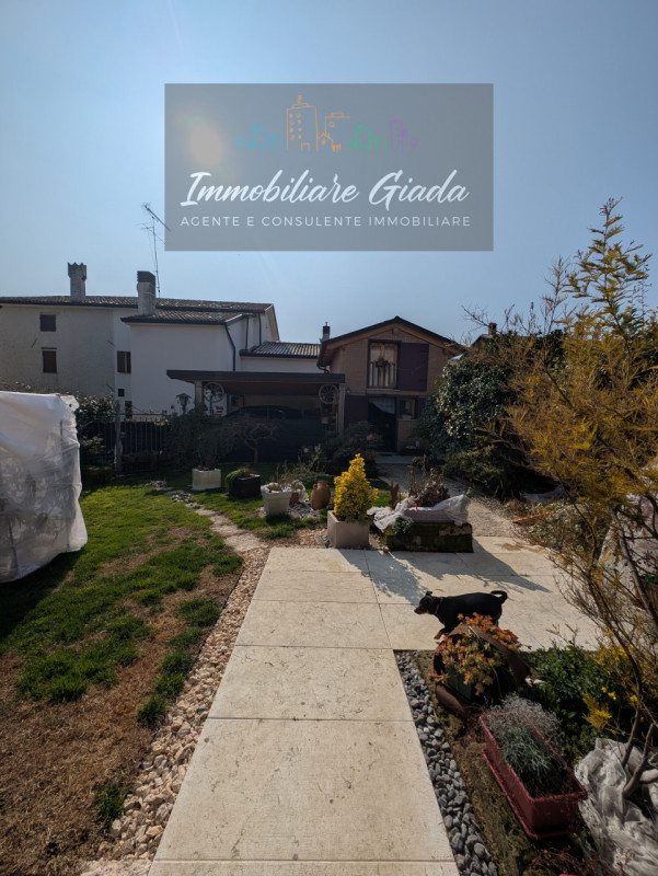 Porzione di casa con 1.000 mq di giardino – spazio, natura e comfort per tutta la famiglia 
Vendi...