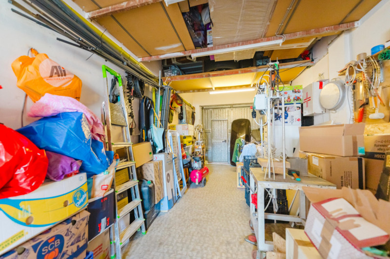 In zona comoda a tutti i servizi, proponiamo in vendita appartamento al piano terra con ingresso ...