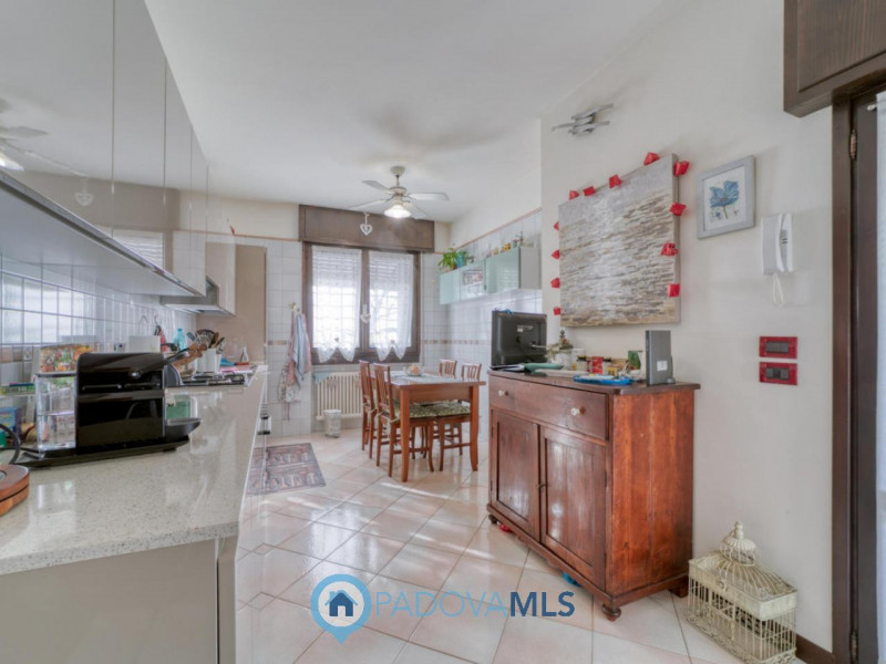 Prestigiosa villa contemporanea in vendita in zona Forcellini, Padova

Immobile in esclusiva al G...