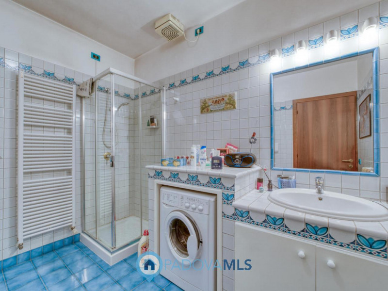 Prestigiosa villa contemporanea in vendita in zona Forcellini, Padova

Immobile in esclusiva al G...