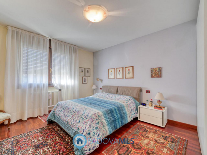 Prestigiosa villa contemporanea in vendita in zona Forcellini, Padova

Immobile in esclusiva al G...