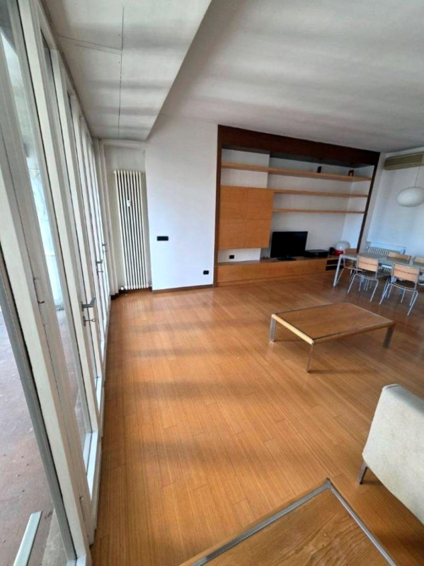 2 CAMERE AMPIO IN PIAZZA INSUREZZIONE €.450.000 - rif.MG009

Scopri questo splendido appartamento...