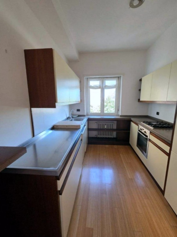 2 CAMERE AMPIO IN PIAZZA INSUREZZIONE €.450.000 - rif.MG009

Scopri questo splendido appartamento...