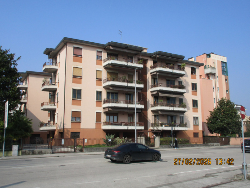 Per maggiori informazioni mandare una mail con vostri dati e referenze all'indirizzo: riccardoage...