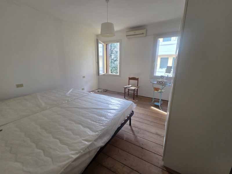 PADOVA in quartiere ARCELLA/SAN LORENZO, zona residenziale comoda ai servizi e ben collegata al c...