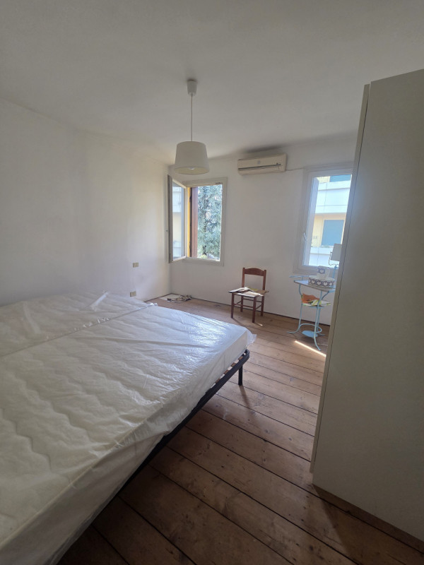 PADOVA in quartiere ARCELLA/SAN LORENZO, zona residenziale comoda ai servizi e ben collegata al c...