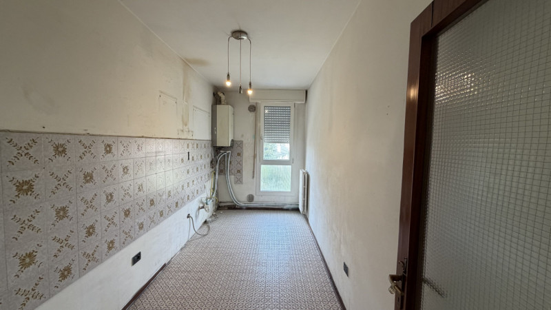 Appartamento quadrilocale situato nel centro di Vigonovo, una delle zone più vivaci e comoda ai s...