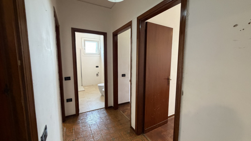 Appartamento quadrilocale situato nel centro di Vigonovo, una delle zone più vivaci e comoda ai s...