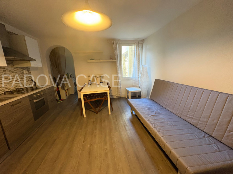 SOLO REFERENZIATI 

nella rinomata zona Savonarola, all'interno delle storiche Mura Cinquecentesc...