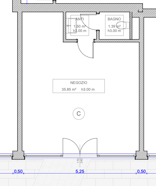 Lungo la strada statale Romea, a pochi passi dal centro di Legnaro, che collega Piove di Sacco a ...