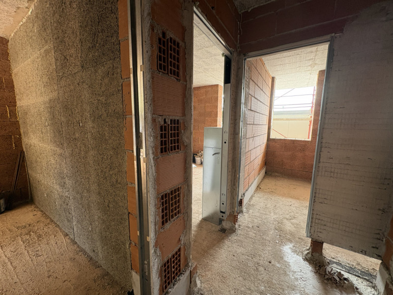 In una zona residenziale tranquilla di Brusegana, comoda a tutti i principali servizi e vicina al...