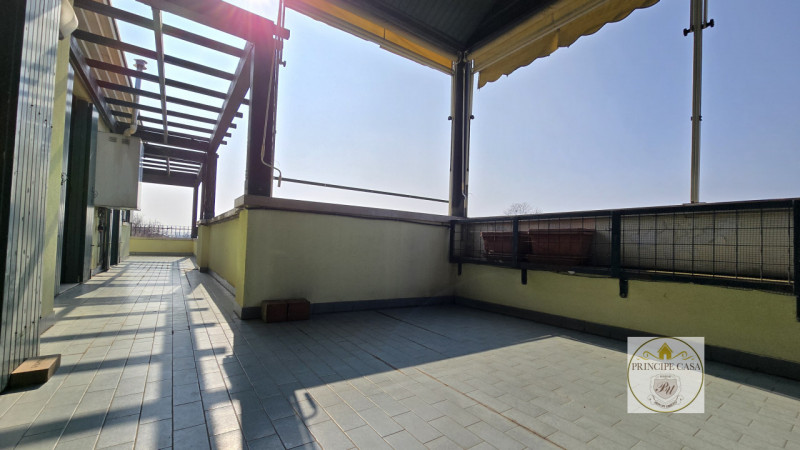 Proponiamo in vendita, a pochi passi dal centro ed in posizione privilegiata per servizi e viabil...