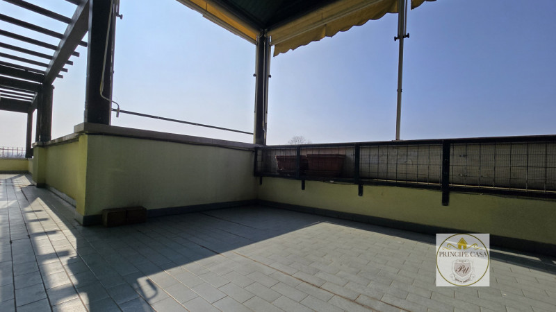 Proponiamo in vendita, a pochi passi dal centro ed in posizione privilegiata per servizi e viabil...