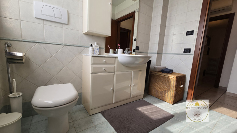 Proponiamo in vendita, a pochi passi dal centro ed in posizione privilegiata per servizi e viabil...