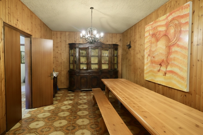 Abitazione singola di mq 250 con cortile di circa 1000 mq, disposta su 2 livelli (anche frazionab...