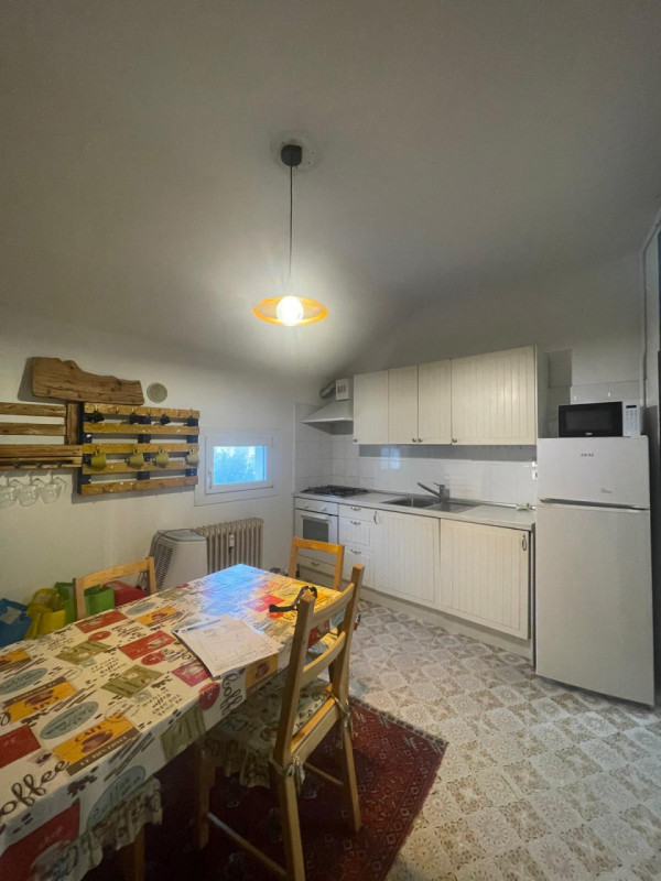 Padova, affittasi appartamento bilocale completamente arredato al terzo piano servito da ascensor...