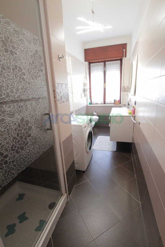 Nel servitissimo quartiere di San Pio X, proponiamo in vendita un ampio e luminoso appartamento t...