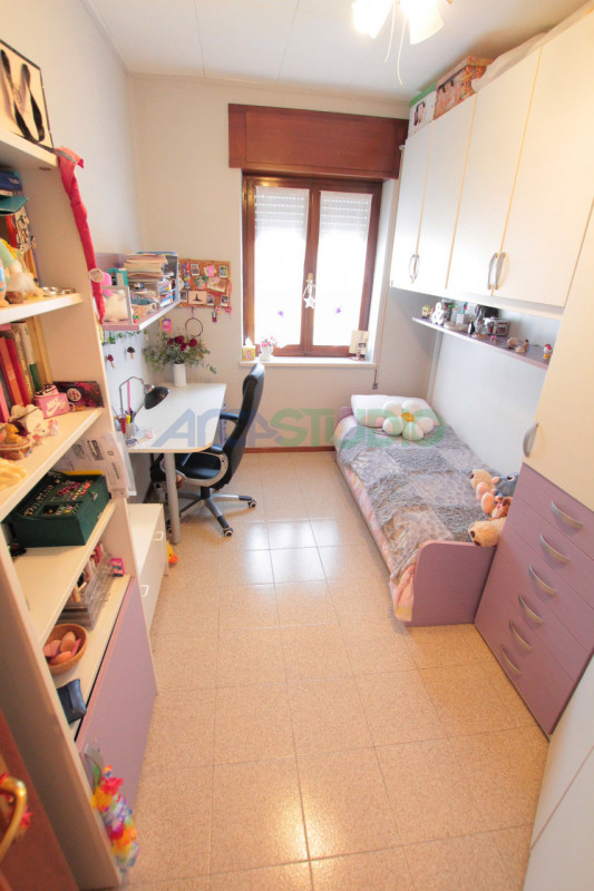 Nel servitissimo quartiere di San Pio X, proponiamo in vendita un ampio e luminoso appartamento t...