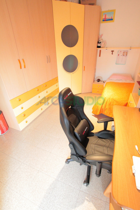 Nel servitissimo quartiere di San Pio X, proponiamo in vendita un ampio e luminoso appartamento t...