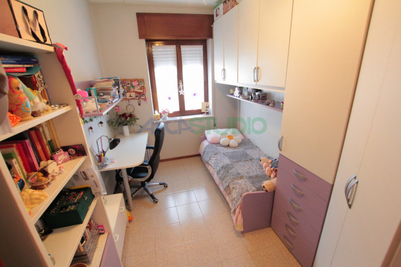 Nel servitissimo quartiere di San Pio X, proponiamo in vendita un ampio e luminoso appartamento t...