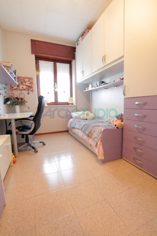 Nel servitissimo quartiere di San Pio X, proponiamo in vendita un ampio e luminoso appartamento t...