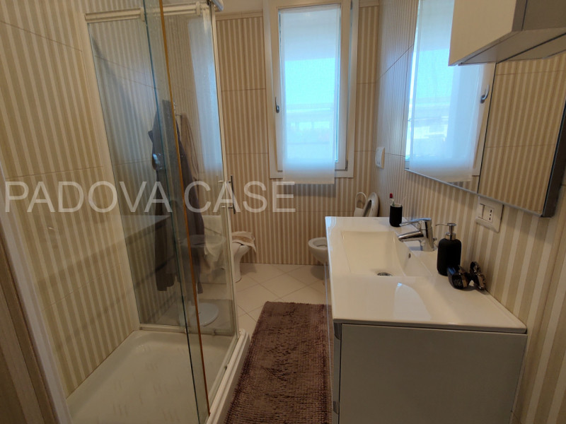 SAVONAROLA – PORTA TRENTO | ATTICO CON TERRAZZA 50 MQ E VISTA PANORAMICA SUL CENTRO STORICO

Scop...