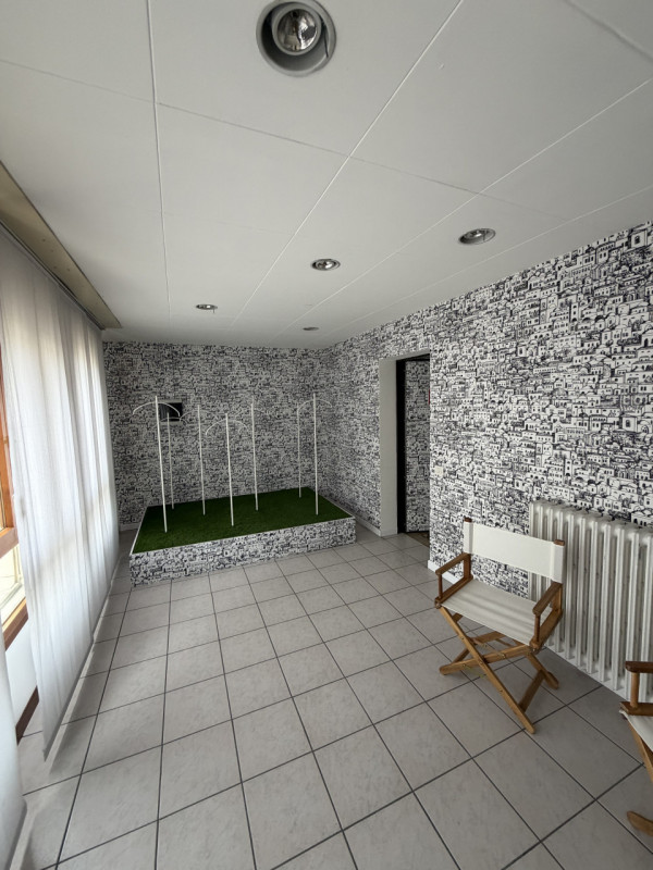 Proponiamo in affitto un ampio e luminoso ufficio di circa 160 mq situato nel comune di Noventa P...