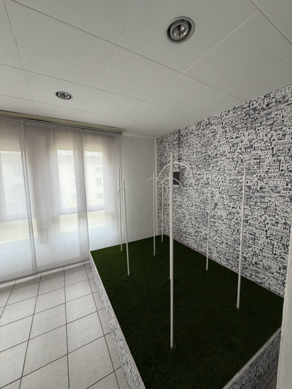 Proponiamo in affitto un ampio e luminoso ufficio di circa 160 mq situato nel comune di Noventa P...