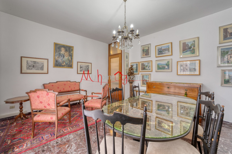 GUIZZA: Appartamento dalle ampie dimensioni al primo piano, composto di ingresso, soggiorno con a...