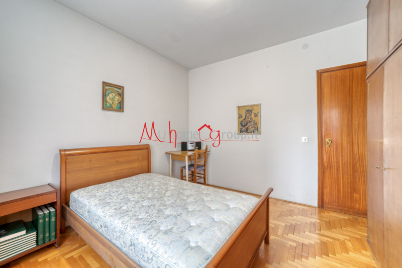 GUIZZA: Appartamento dalle ampie dimensioni al primo piano, composto di ingresso, soggiorno con a...