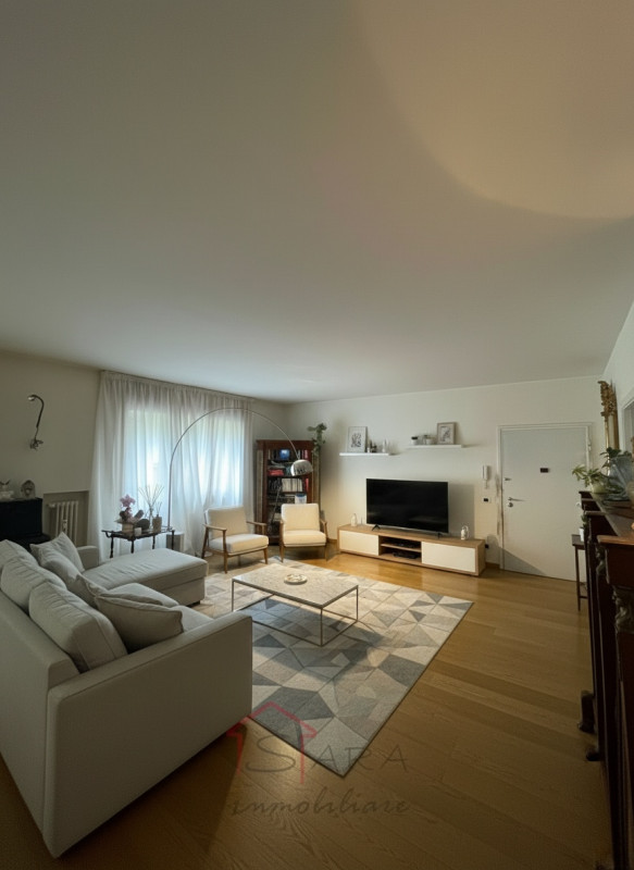 Nel cuore del Centro Storico di Padova, Sara Immobiliare propone in vendita un elegante appartame...