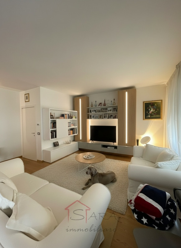 Nel cuore del Centro Storico di Padova, Sara Immobiliare propone in vendita un elegante appartame...