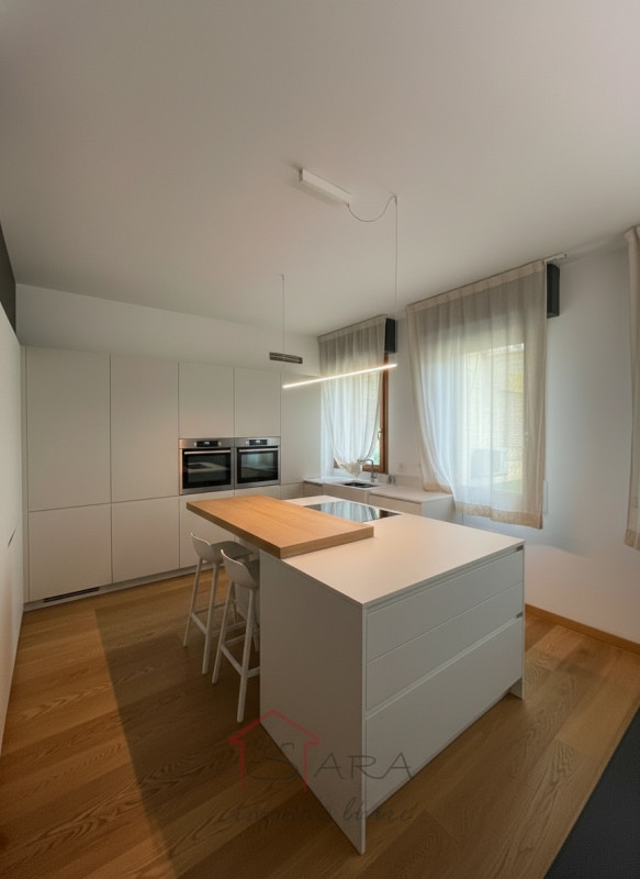 Nel cuore del Centro Storico di Padova, Sara Immobiliare propone in vendita un elegante appartame...