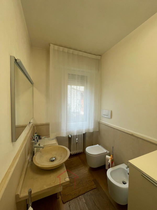 Nel cuore del Centro Storico di Padova, Sara Immobiliare propone in vendita un elegante appartame...
