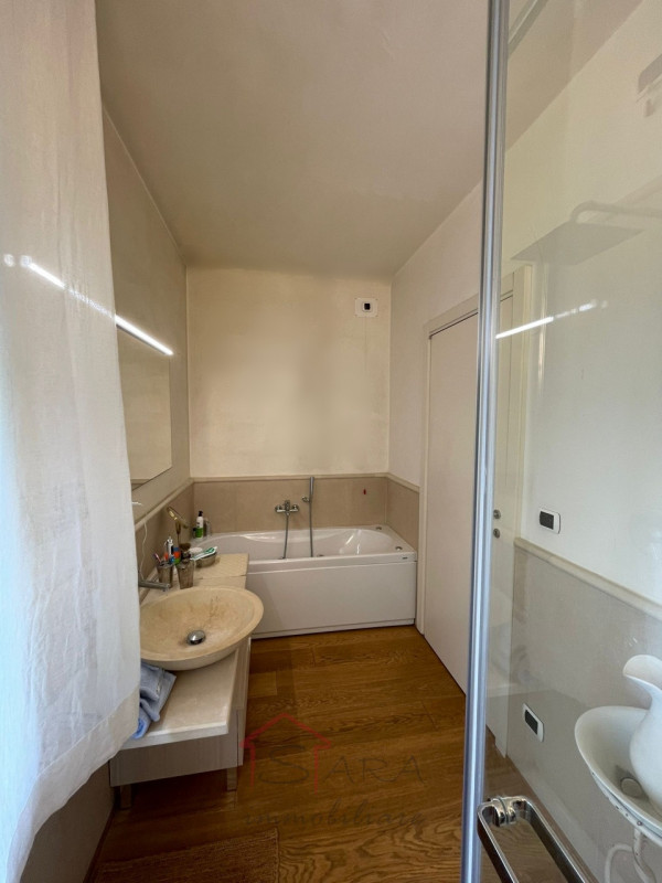 Nel cuore del Centro Storico di Padova, Sara Immobiliare propone in vendita un elegante appartame...