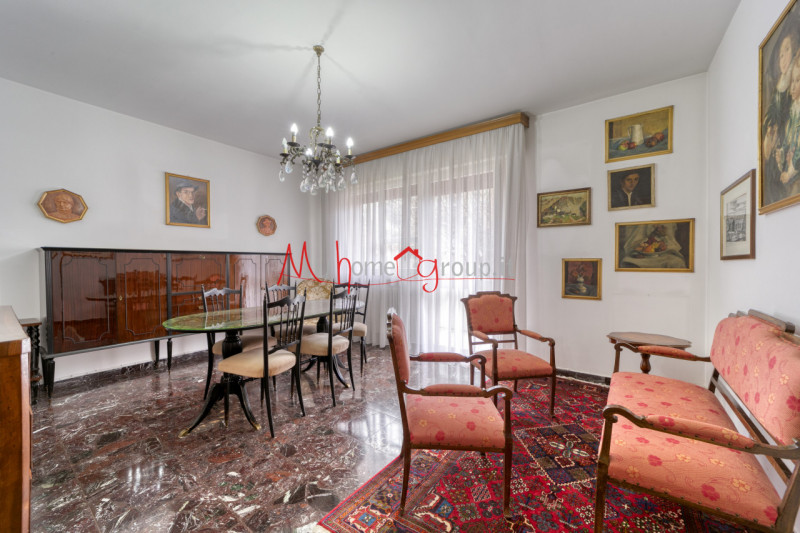 GUIZZA: Appartamento dalle ampie dimensioni al primo piano, composto di ingresso, soggiorno con a...