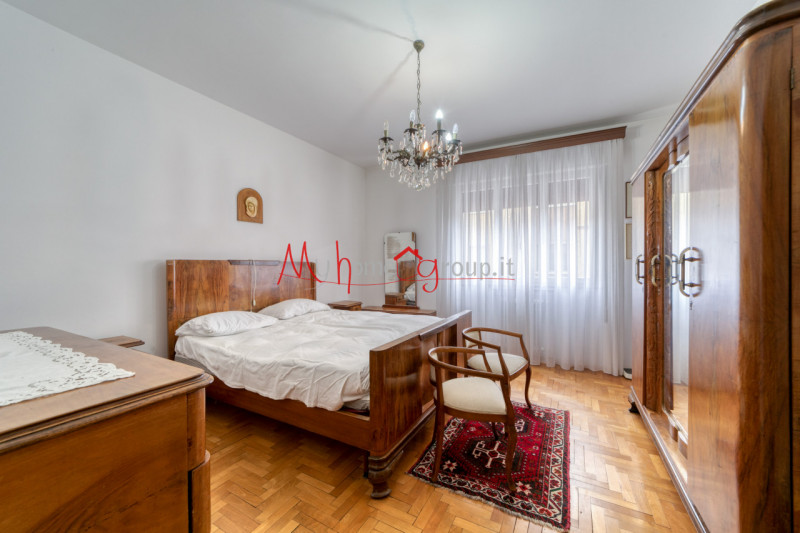 GUIZZA: Appartamento dalle ampie dimensioni al primo piano, composto di ingresso, soggiorno con a...