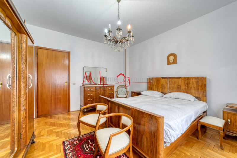 GUIZZA: Appartamento dalle ampie dimensioni al primo piano, composto di ingresso, soggiorno con a...