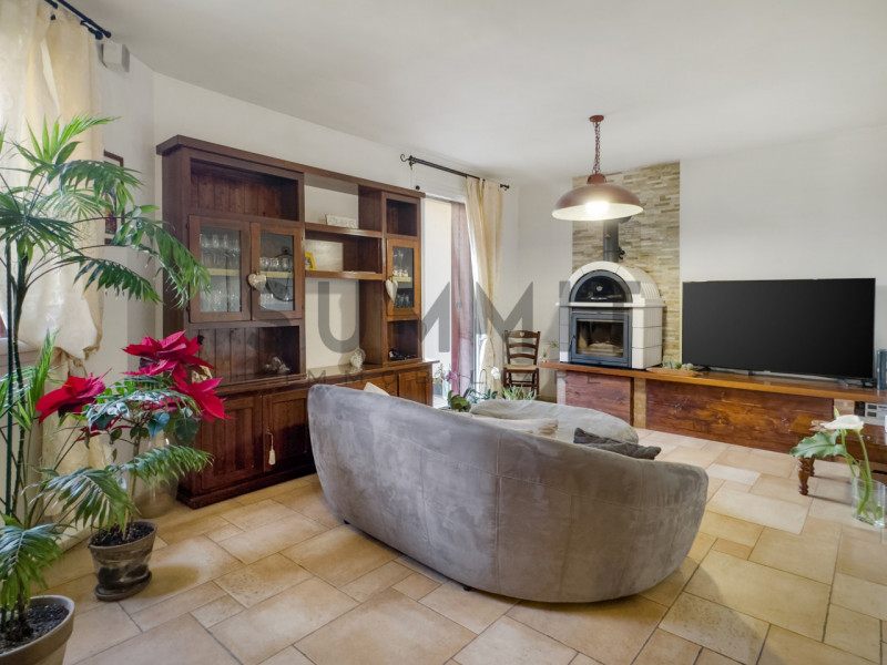 PIOVENE ROCCHETTE - Grumello: in splendida zona residenziale, BIFAMILIARE con ampio giardino di p...