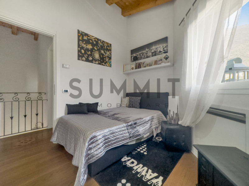 PIOVENE ROCCHETTE - Grumello: in splendida zona residenziale, BIFAMILIARE con ampio giardino di p...