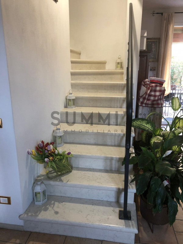 PIOVENE ROCCHETTE - Grumello: in splendida zona residenziale, BIFAMILIARE con ampio giardino di p...