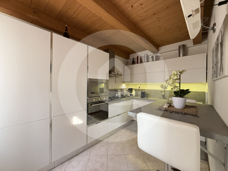 Scopri questa splendida porzione di bifamiliare indipendente, situata a Camposampiero, a pochi pa...