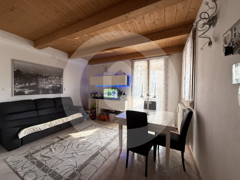 Scopri questa splendida porzione di bifamiliare indipendente, situata a Camposampiero, a pochi pa...