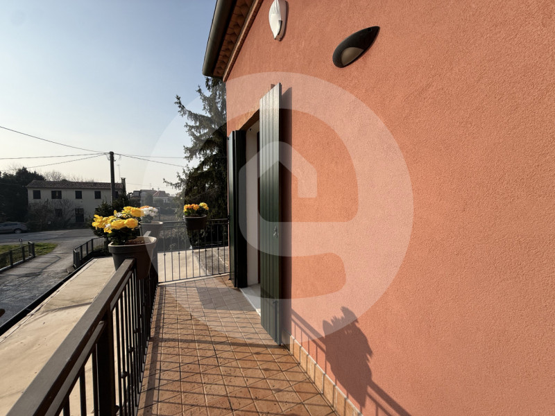 Scopri questa splendida porzione di bifamiliare indipendente, situata a Camposampiero, a pochi pa...