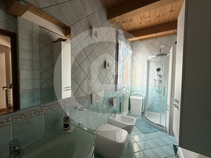 Scopri questa splendida porzione di bifamiliare indipendente, situata a Camposampiero, a pochi pa...