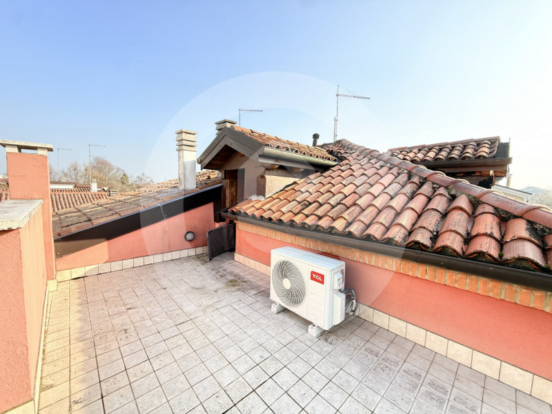 Scopri questa splendida porzione di bifamiliare indipendente, situata a Camposampiero, a pochi pa...