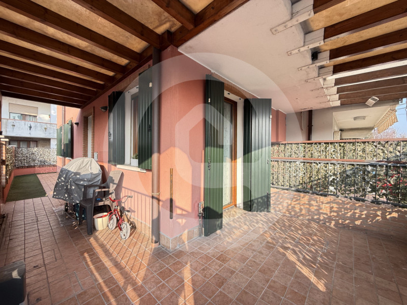 Scopri questa splendida porzione di bifamiliare indipendente, situata a Camposampiero, a pochi pa...