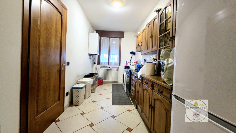 Rif. S398 - Proponiamo in vendita nel comune di Solesino proprietà composta da casa indipendente ...