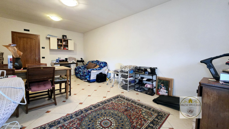 Rif. S398 - Proponiamo in vendita nel comune di Solesino proprietà composta da casa indipendente ...